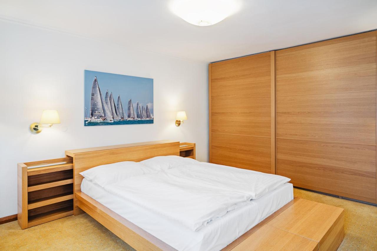 U Cerneho Medveda- At The Black Bear Appartement Praag Buitenkant foto