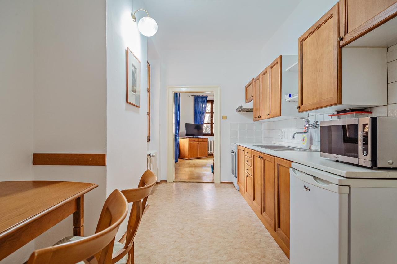 U Cerneho Medveda- At The Black Bear Appartement Praag Buitenkant foto