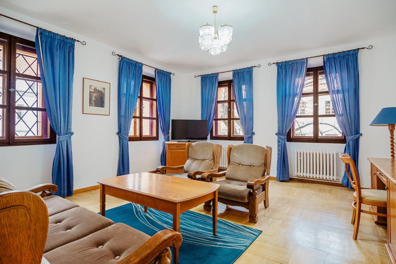 U Cerneho Medveda- At The Black Bear Appartement Praag Buitenkant foto