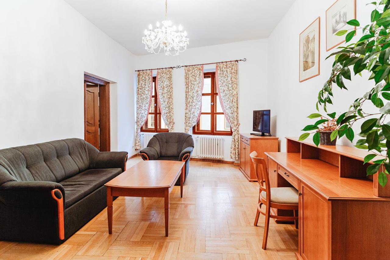 U Cerneho Medveda- At The Black Bear Appartement Praag Buitenkant foto