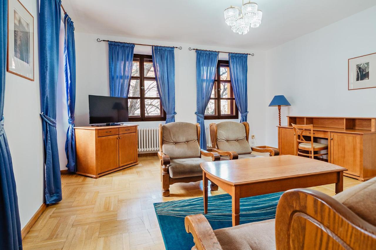 U Cerneho Medveda- At The Black Bear Appartement Praag Buitenkant foto