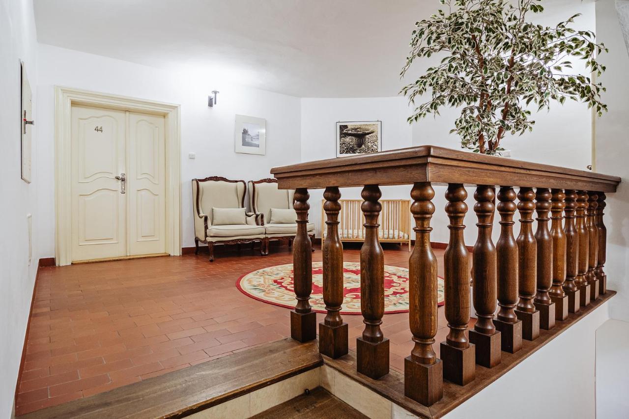 U Cerneho Medveda- At The Black Bear Appartement Praag Buitenkant foto