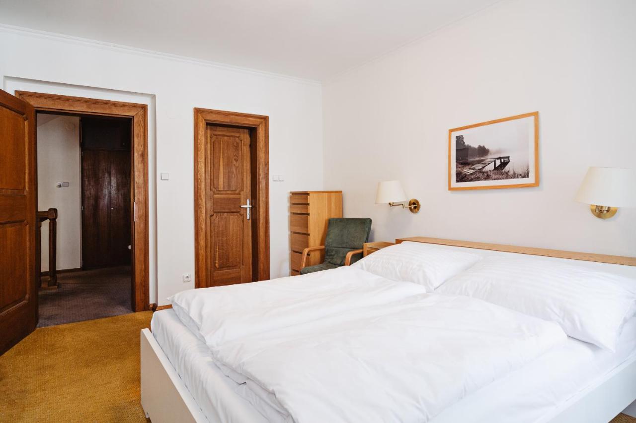 U Cerneho Medveda- At The Black Bear Appartement Praag Buitenkant foto